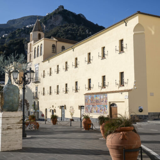 Palazzo S. Benedetto_pannello di ceramica